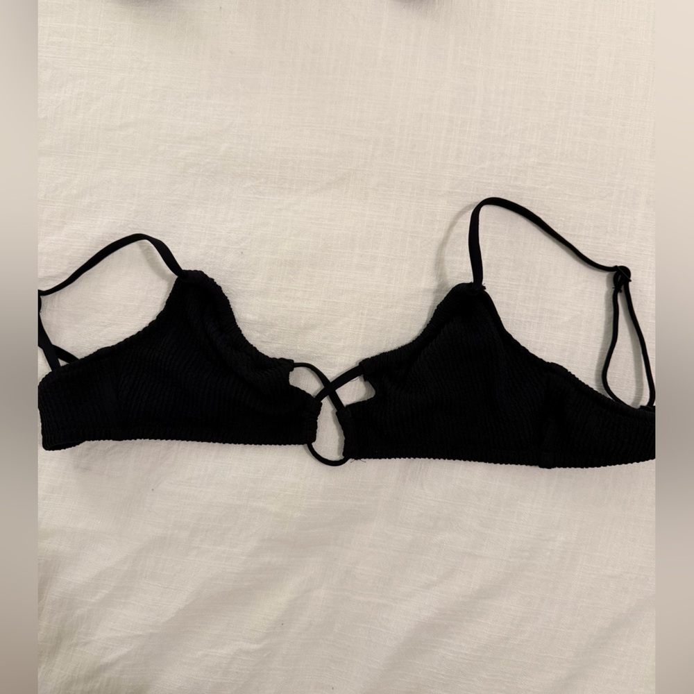 Arie swim top size medium